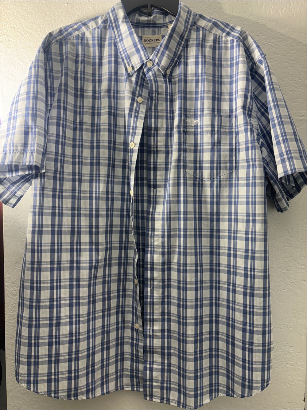 Dockers Blue and White Plaid Short-Sleeve Button-Down Shirt